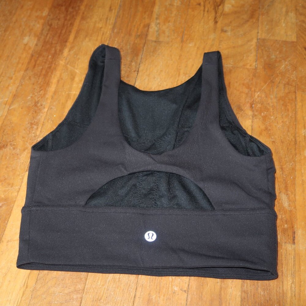 Lululemon Stronger As One Long Line Bra *Medium Support, C/D Cup Size 4 in Black